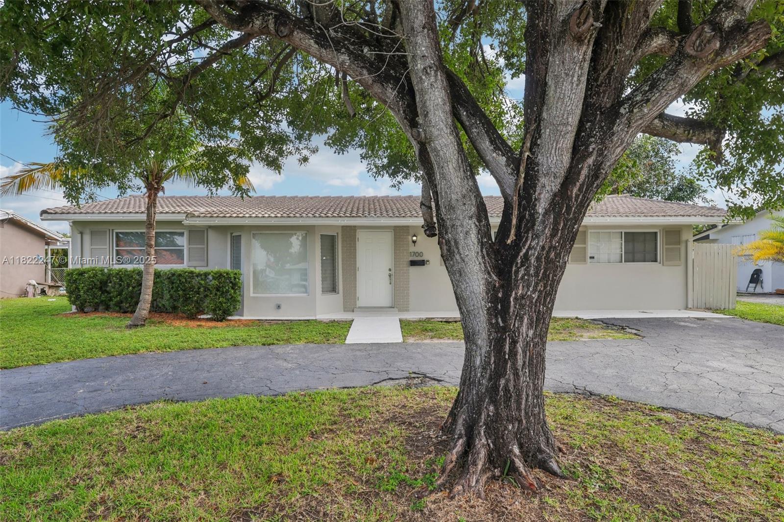 1700 SW 5th Ave