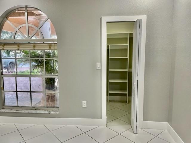 CASTILLIAN SUB - Residential Lease