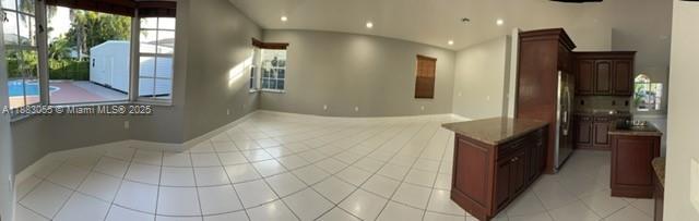 CASTILLIAN SUB - Residential Lease