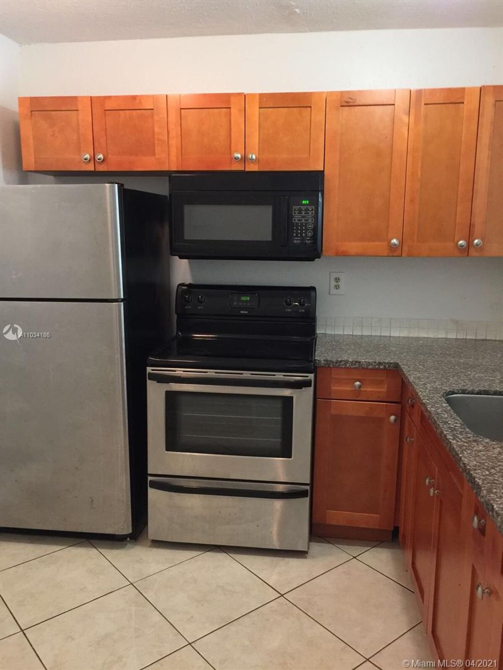listing image 0