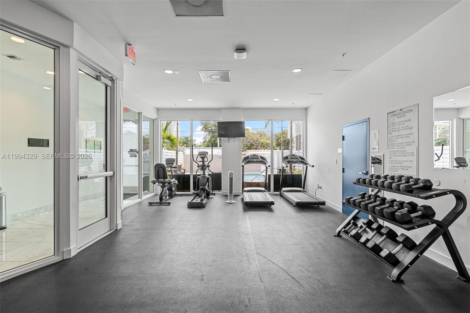 Hollywood 1-21 B - Residential