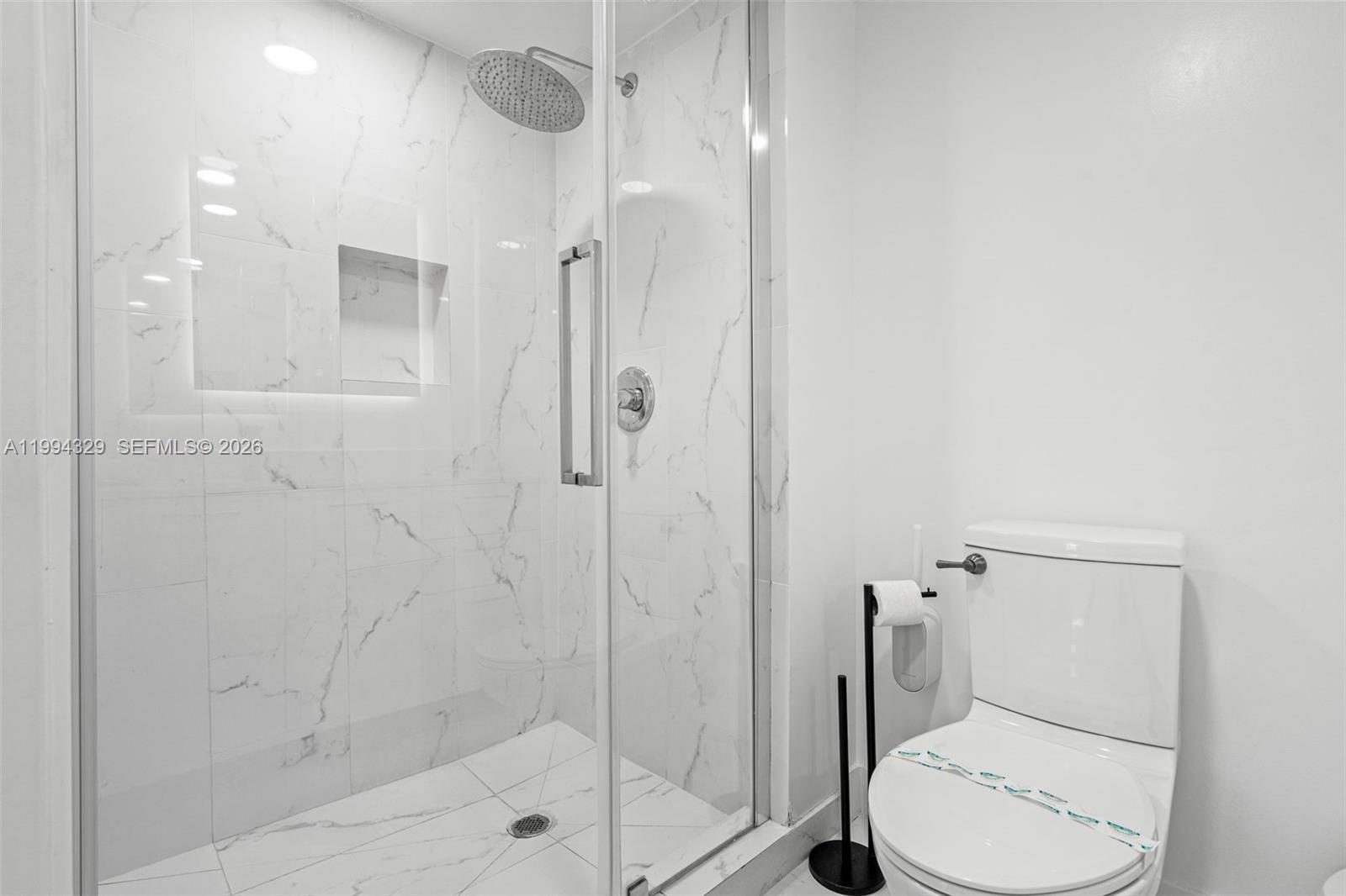 Hollywood 1-21 B - Residential