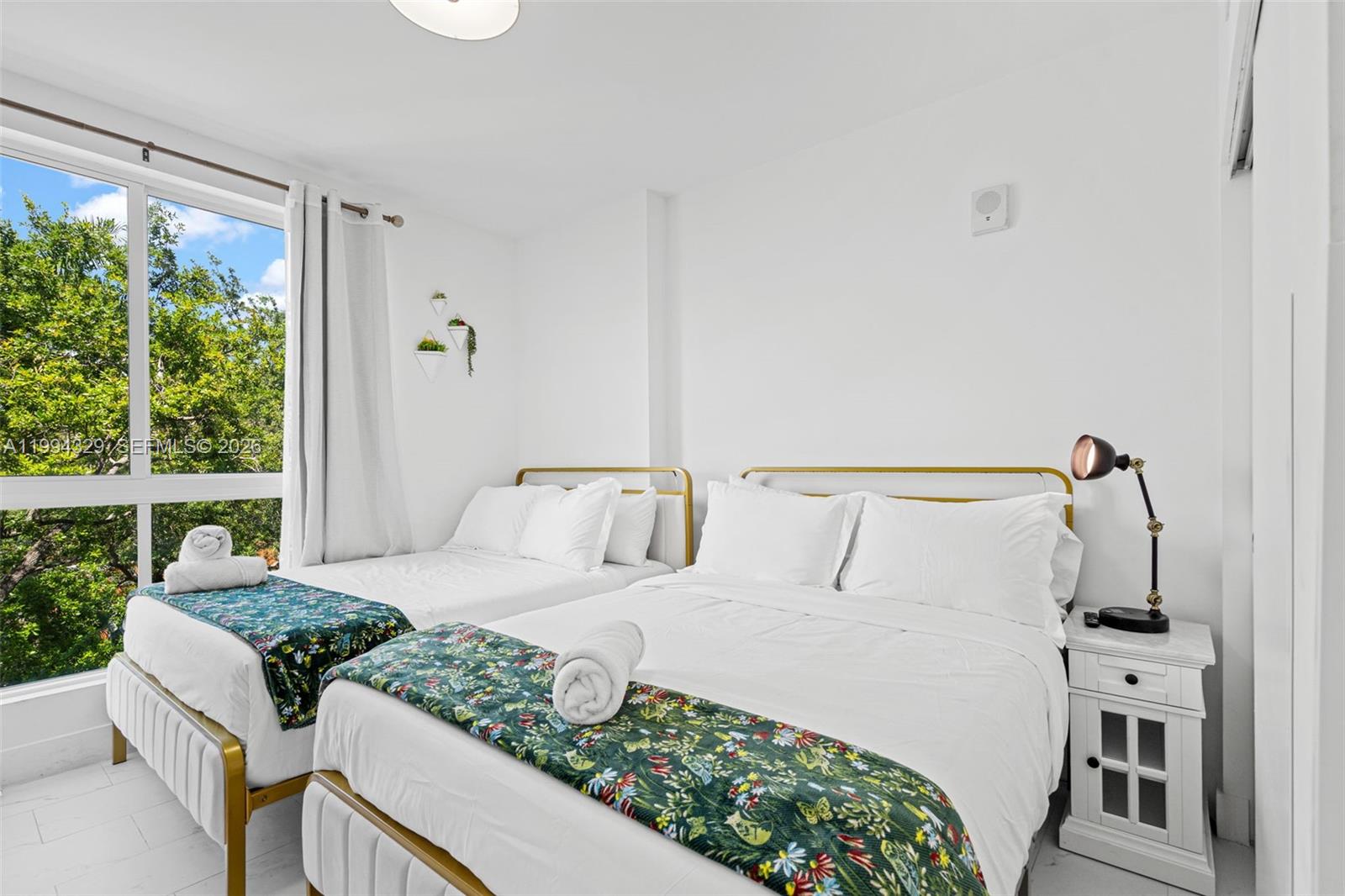 Hollywood 1-21 B - Residential