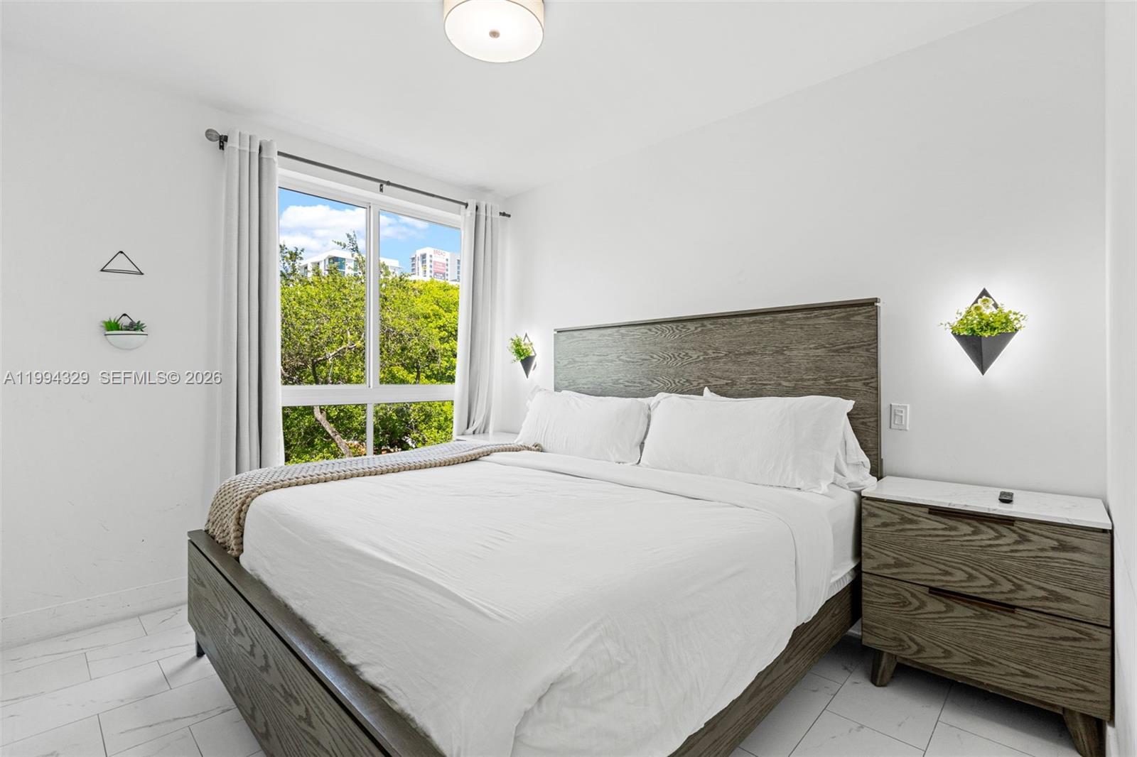 Hollywood 1-21 B - Residential