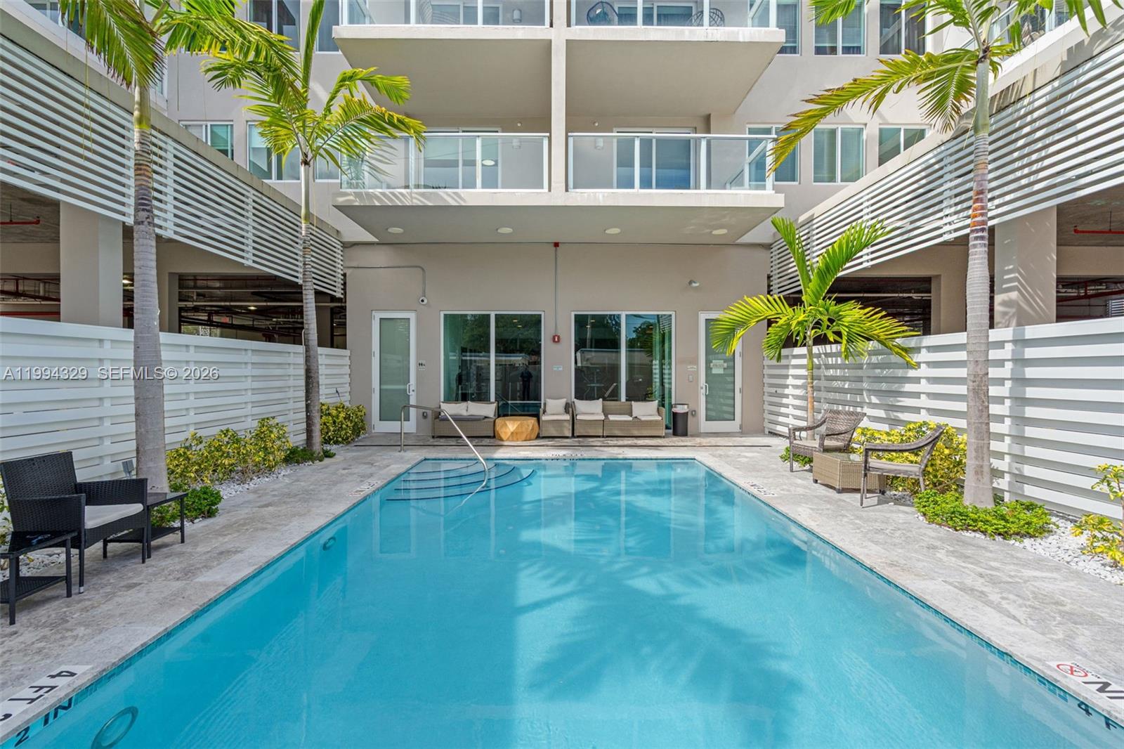 Hollywood 1-21 B - Residential