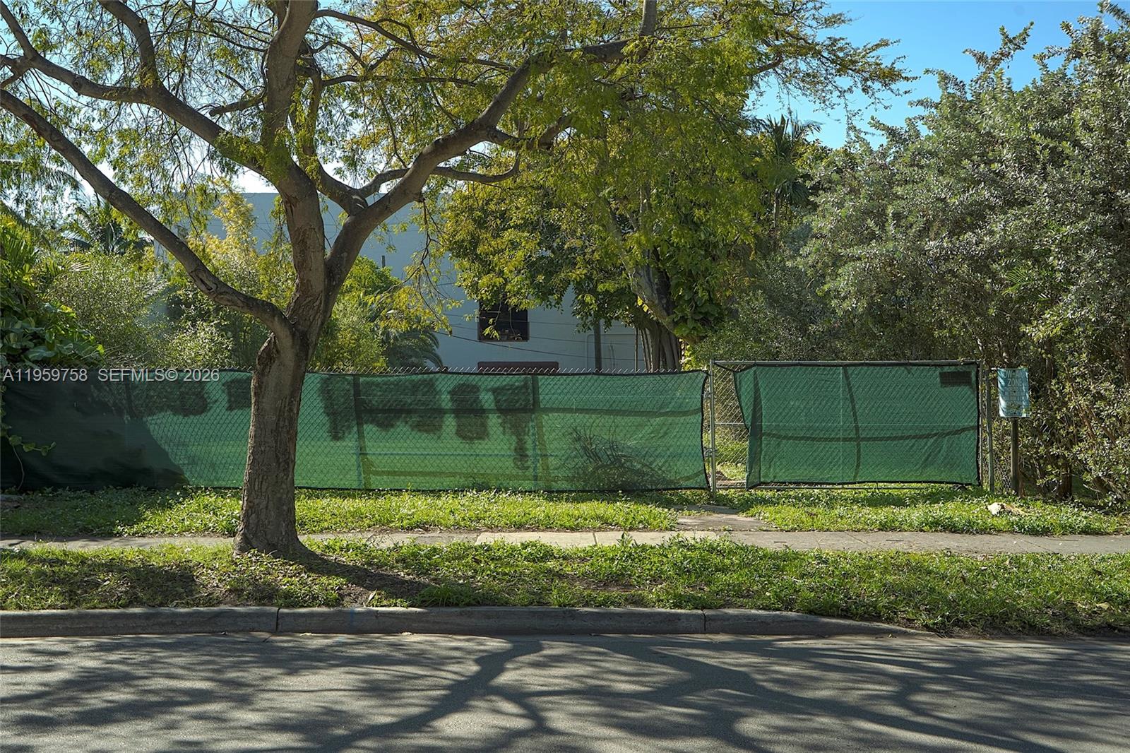 PALM VIEW SUB - Land