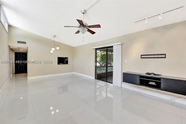 5701 SWORDFISH CIR, TAMARAC, FL 33319 - Image f23a7aee92c6c1e7d9dd0eccac0d89af/2939553777
