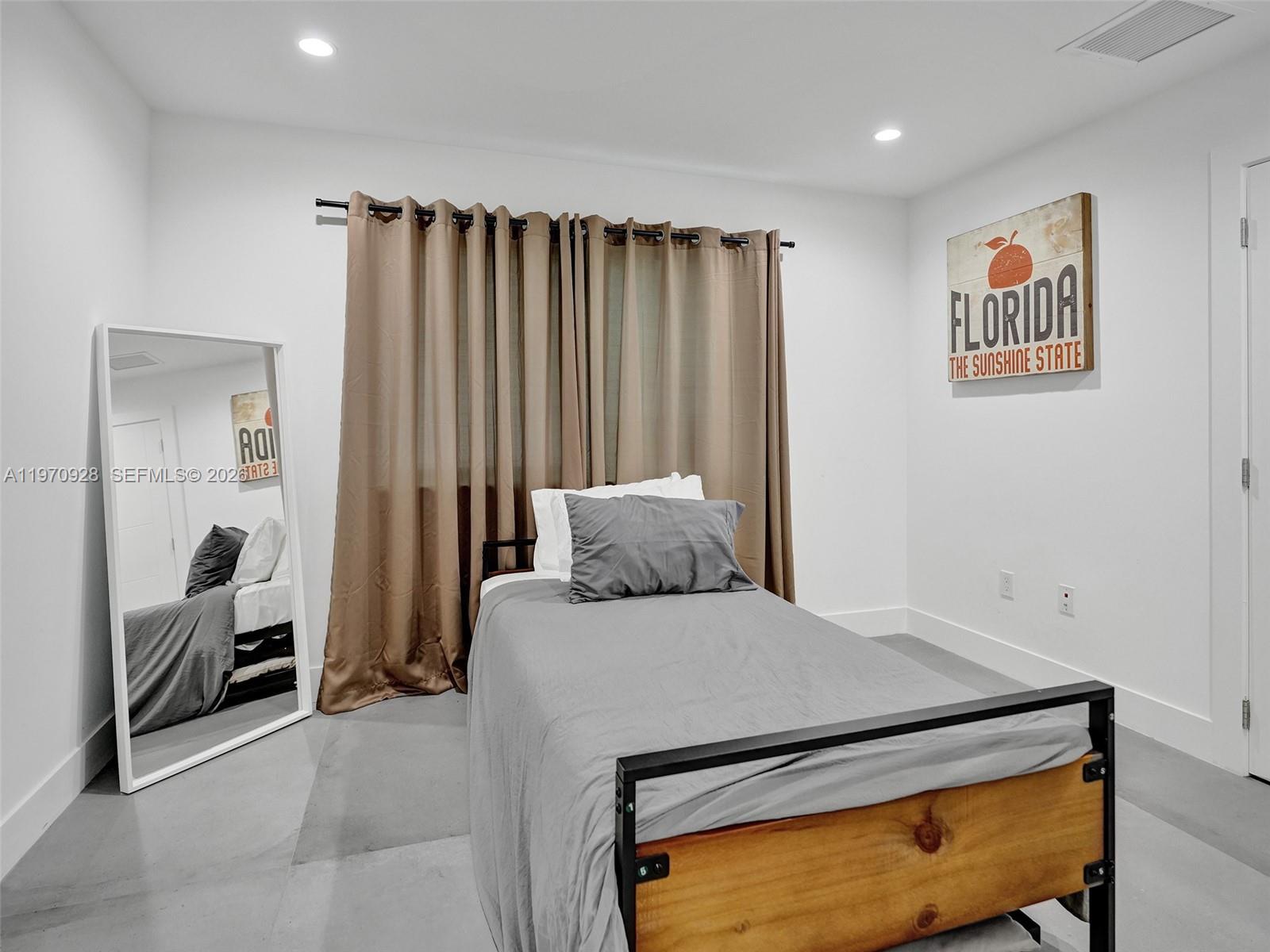 LAUDERDALE - Residential