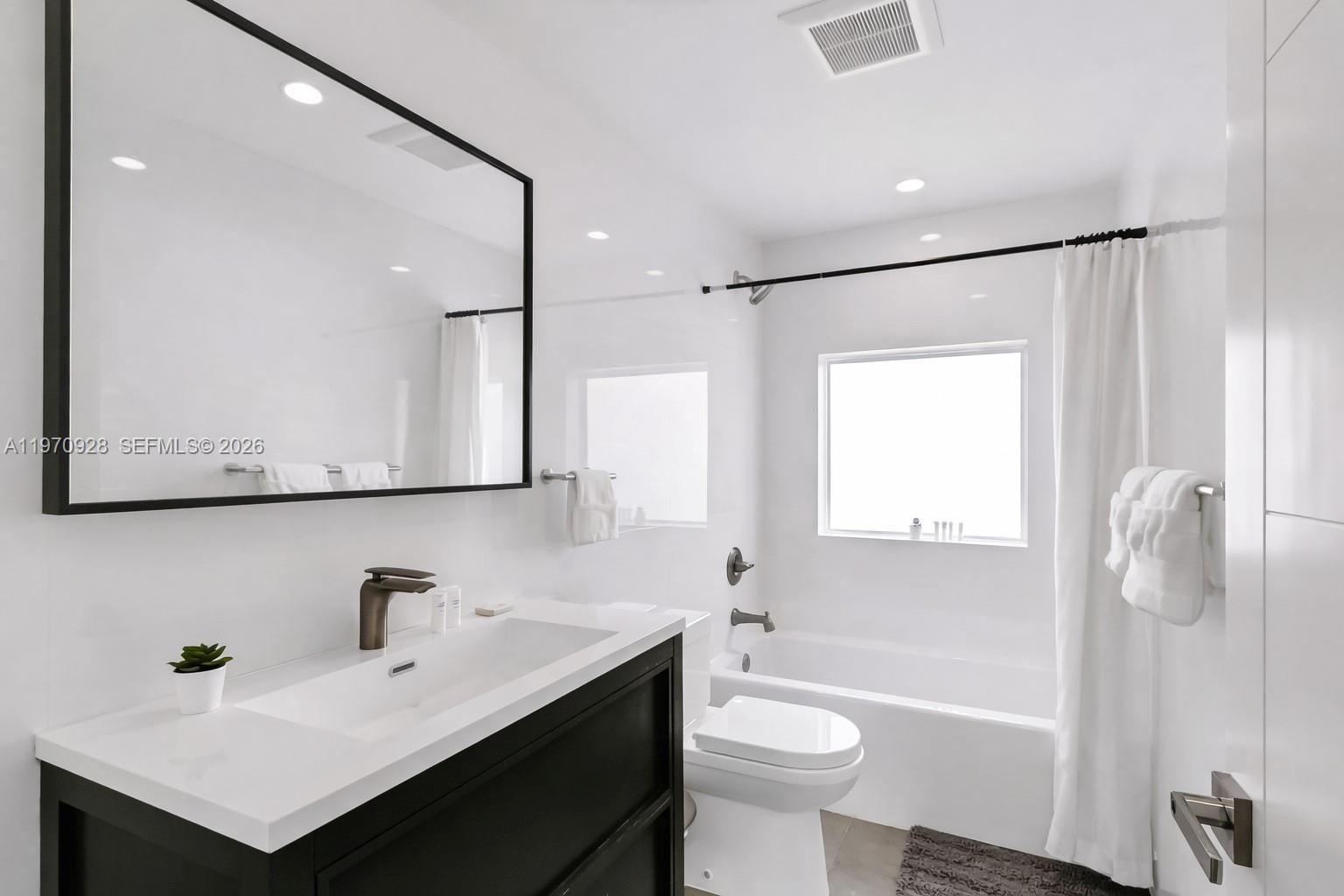 LAUDERDALE - Residential