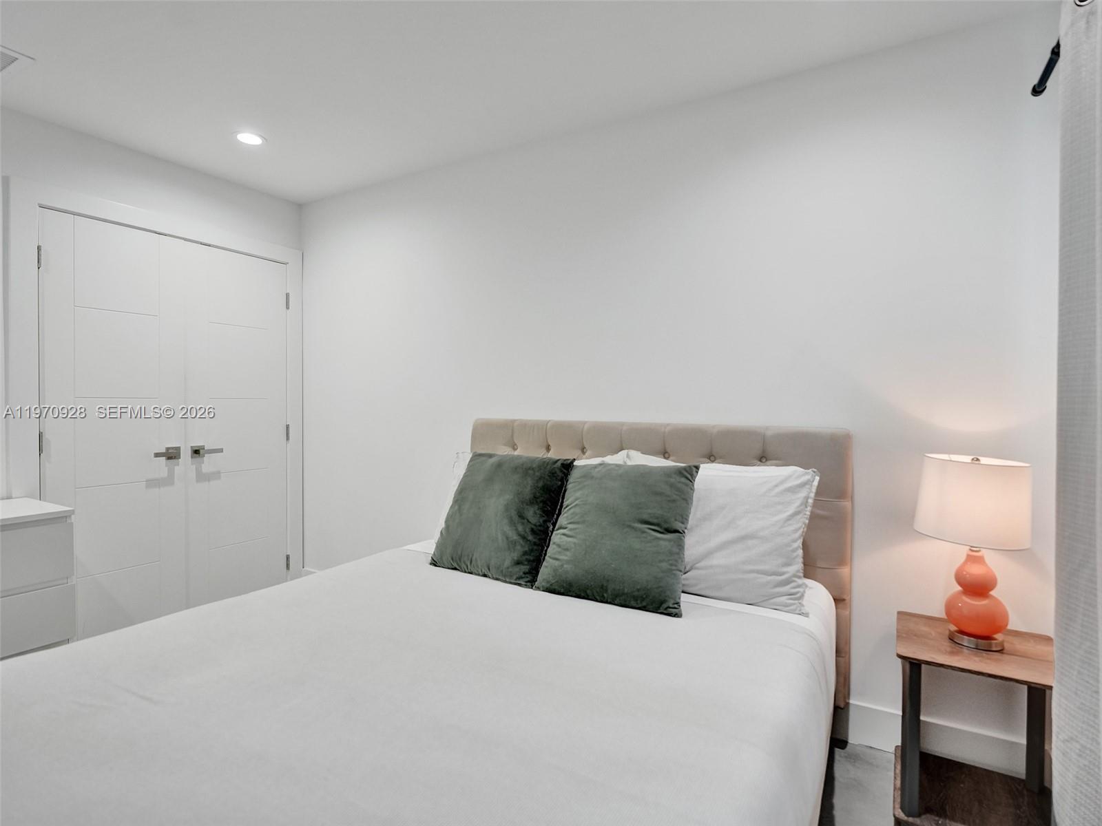 LAUDERDALE - Residential