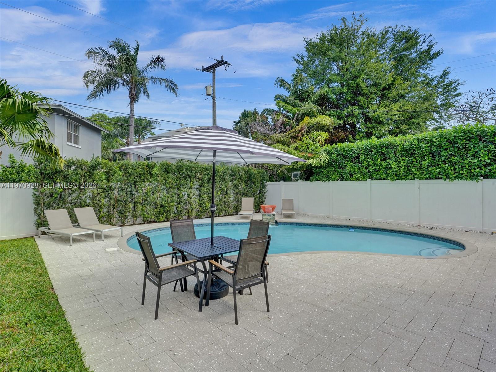 LAUDERDALE - Residential