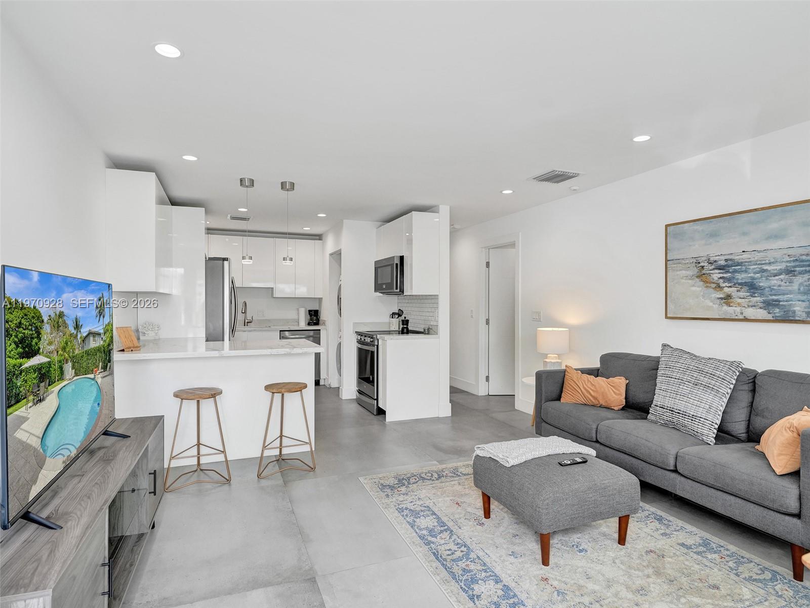 LAUDERDALE - Residential