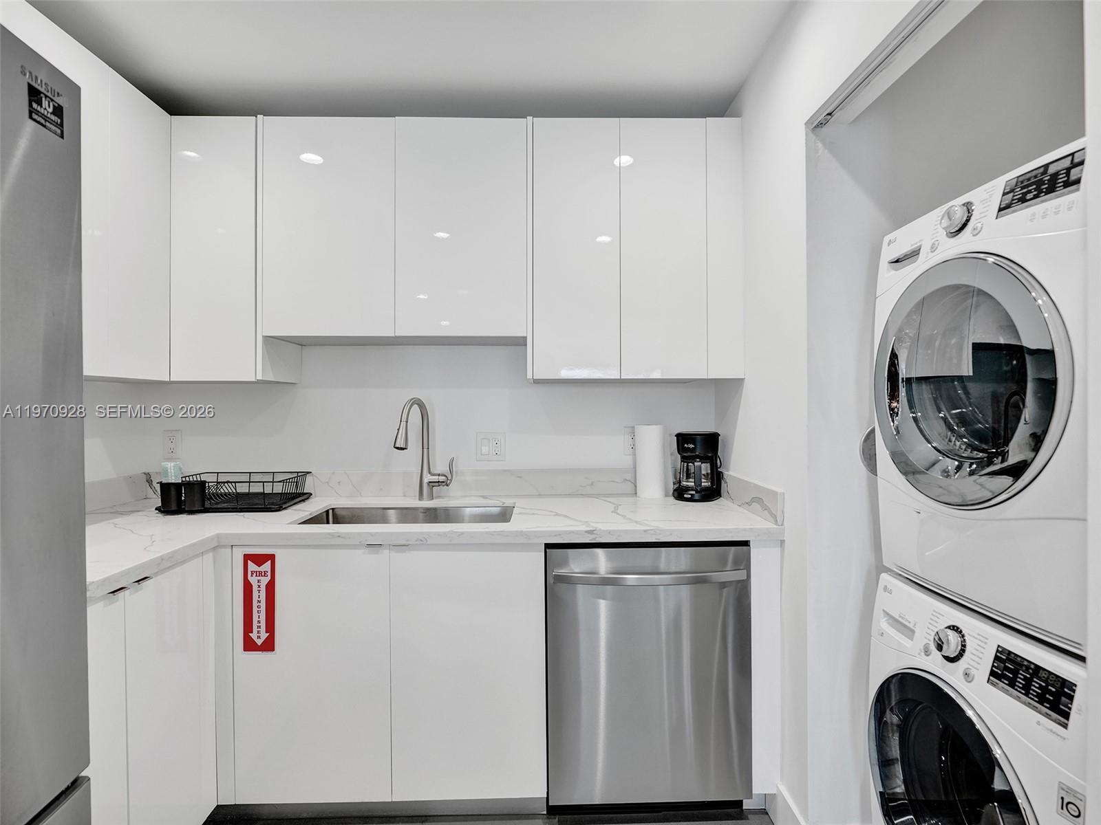 LAUDERDALE - Residential