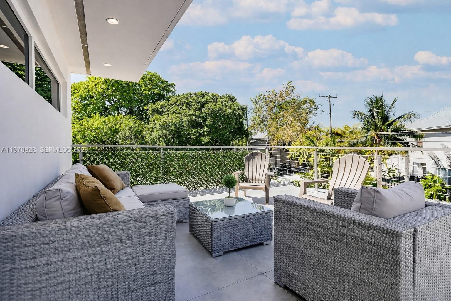 LAUDERDALE - Residential