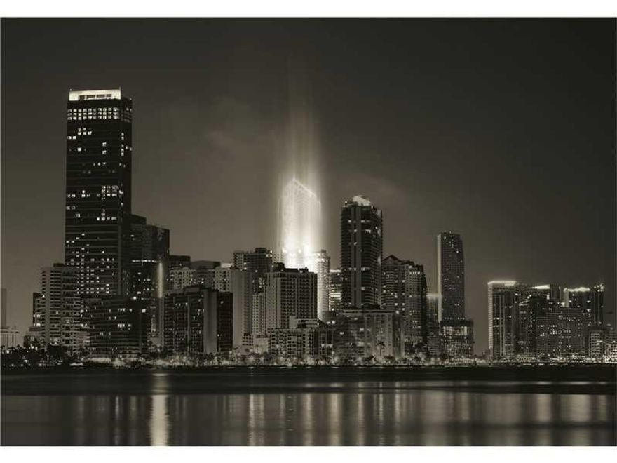 Perfect Investor opportunity!! Rented! Be the first to live in this upscale intelligent award winning design bldg, and sail into the dreamy bay of Miami views. First robotic parking system in SoFlorida. Brickell's best. 24hr concierge, valet, private loun ge, movie theater, 2 lap pools with cabanas, steam room, business ctr., children's playroom, luxury spa, fitness summer kitchen, intelligent wiring for HDTV & fast internet. Huge balcony to the bay, modern kitchen and much more.