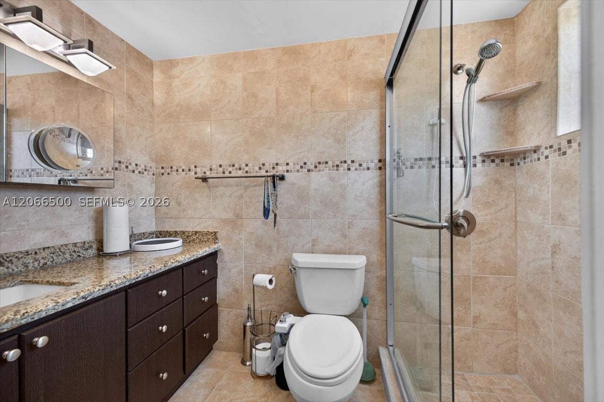 180 NE 12th Ave 11D