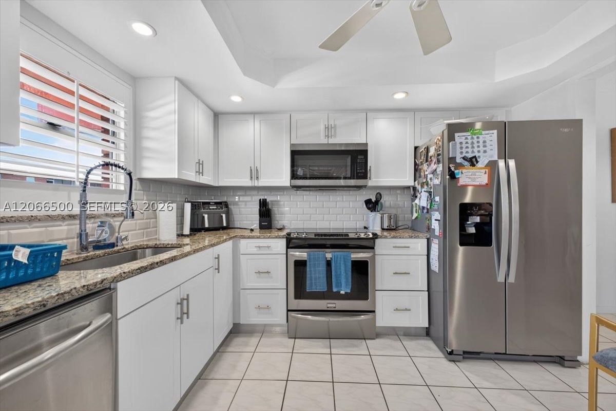 180 NE 12th Ave 11D