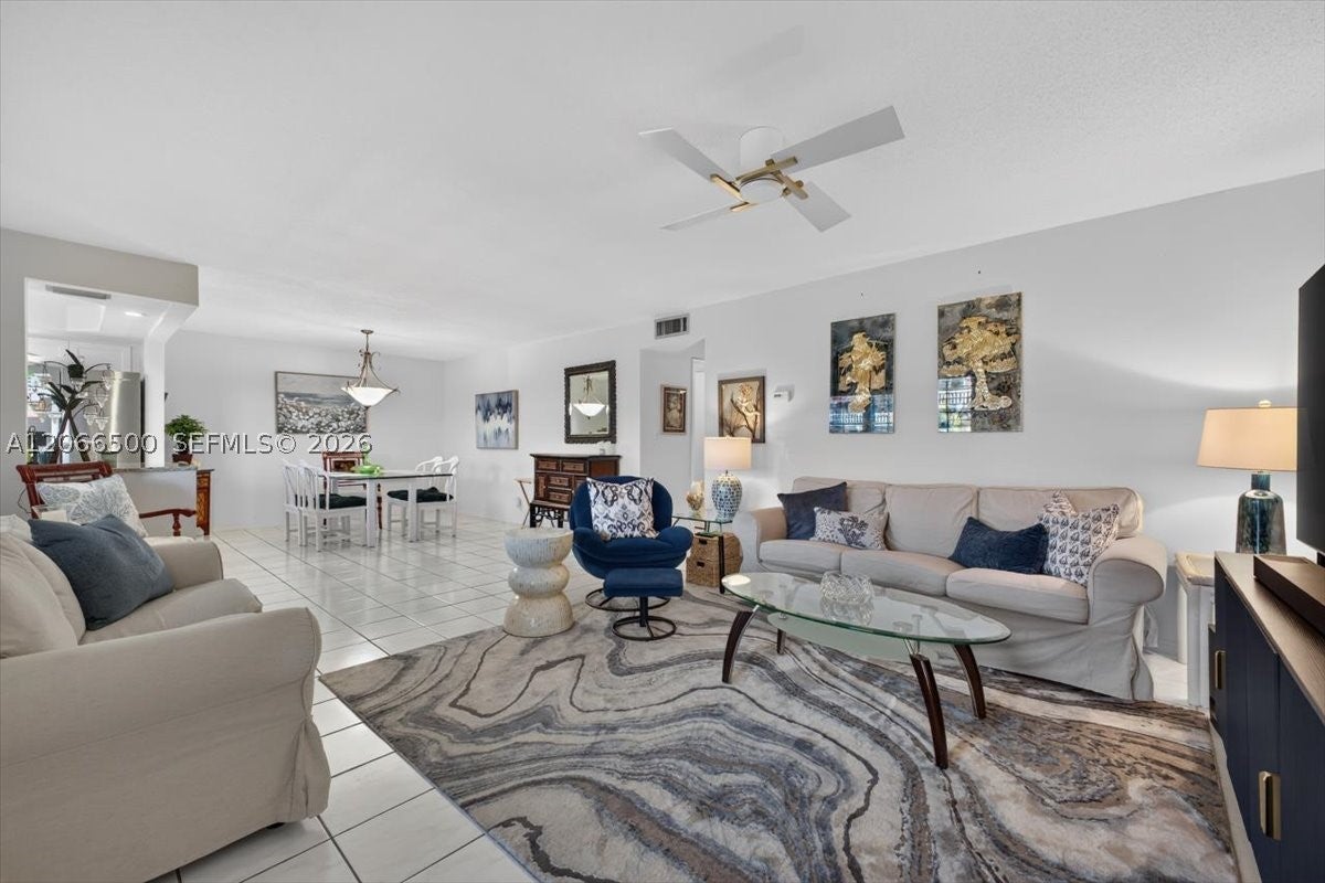 180 NE 12th Ave 11D, Hallandale Beach FL 33009