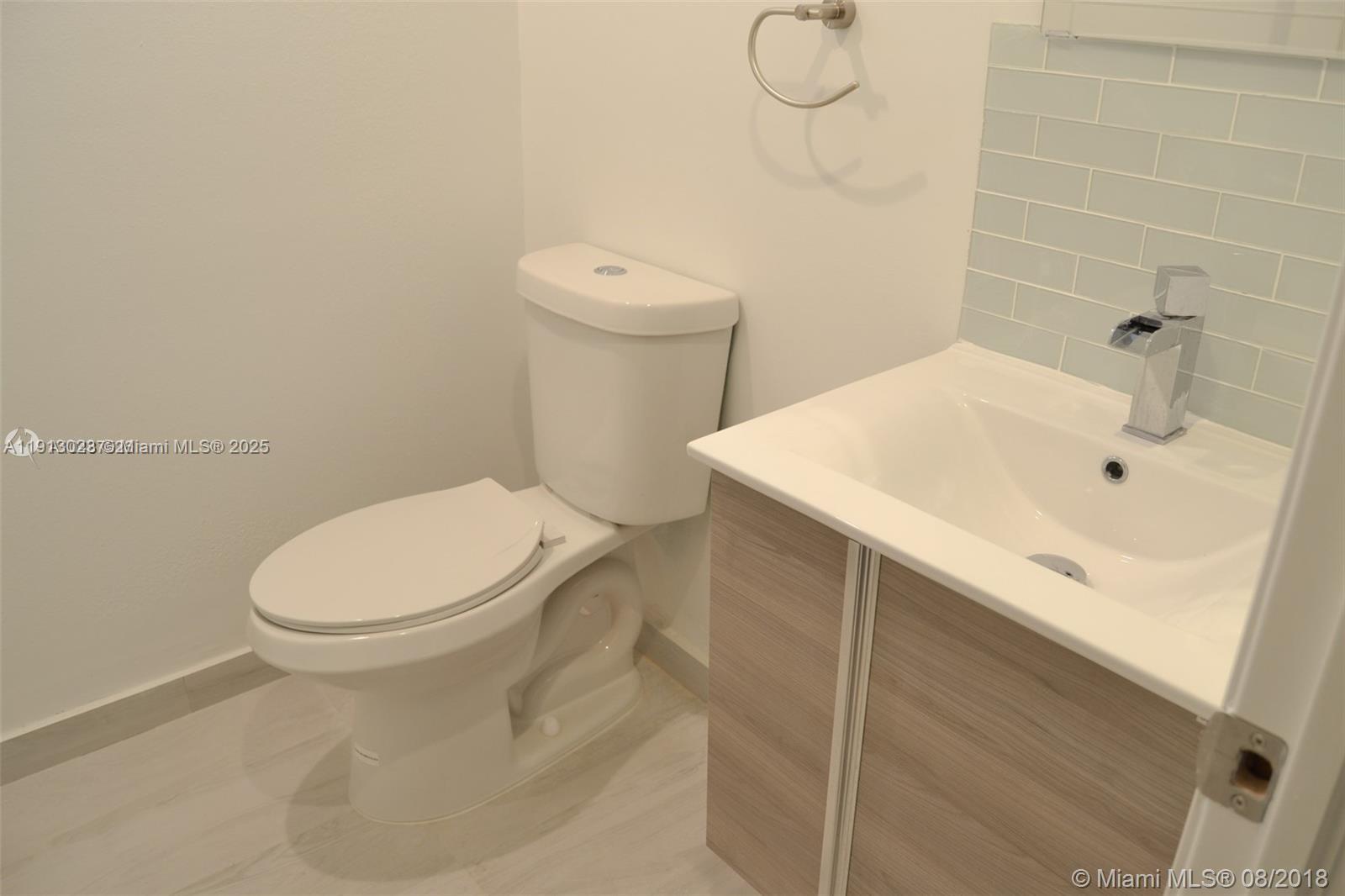 THE BEACH CLUB FONTAINEBL - Residential