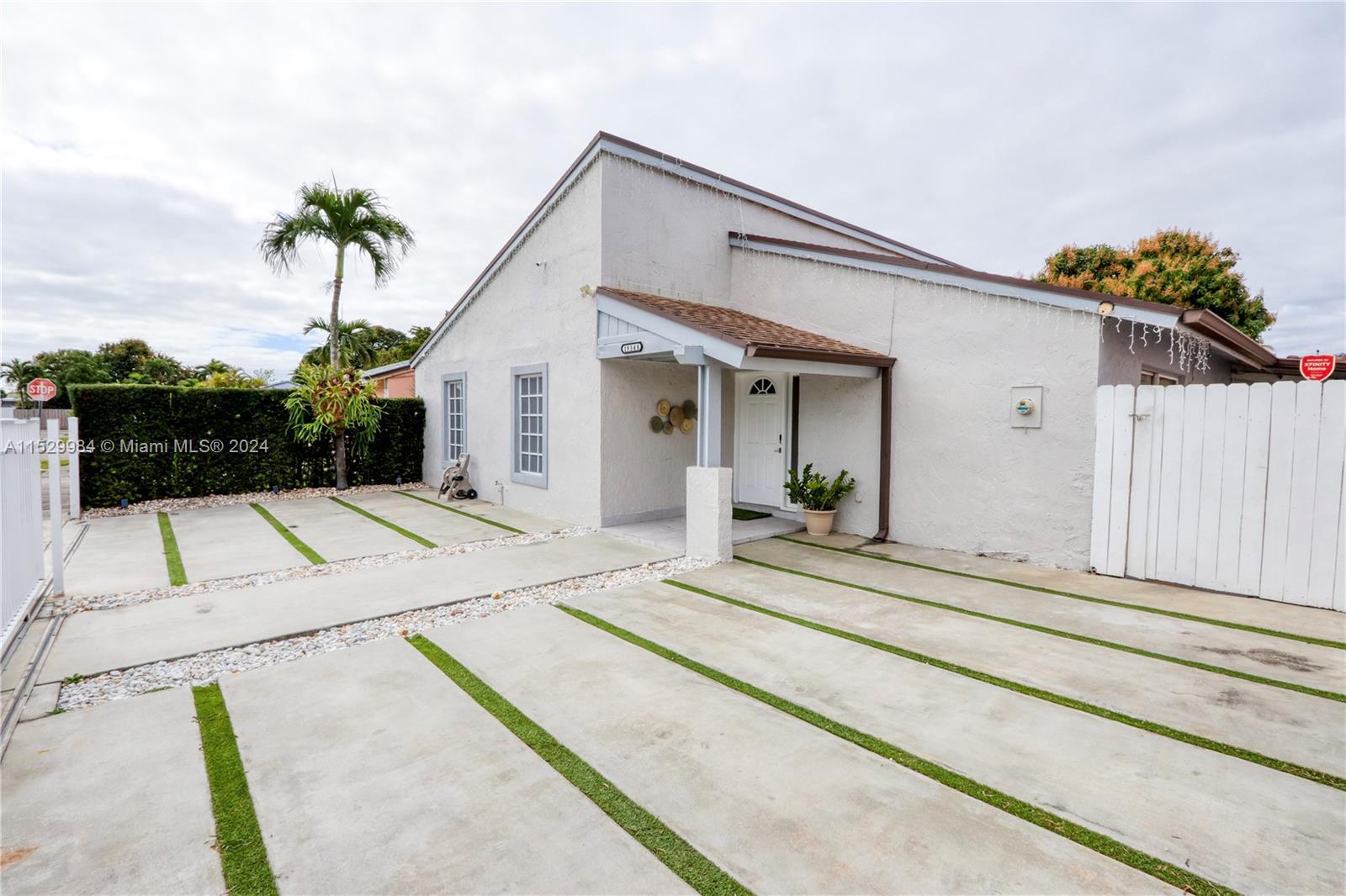 LIME GROVE GARDENS - Residential