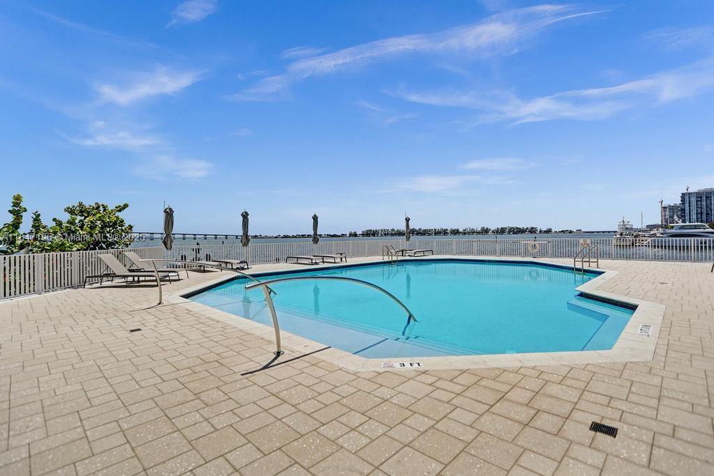 BRICKELL HARBOUR CONDO - Residential
