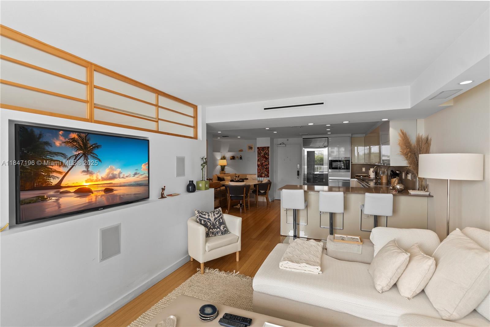 BRICKELL HARBOUR CONDO - Residential