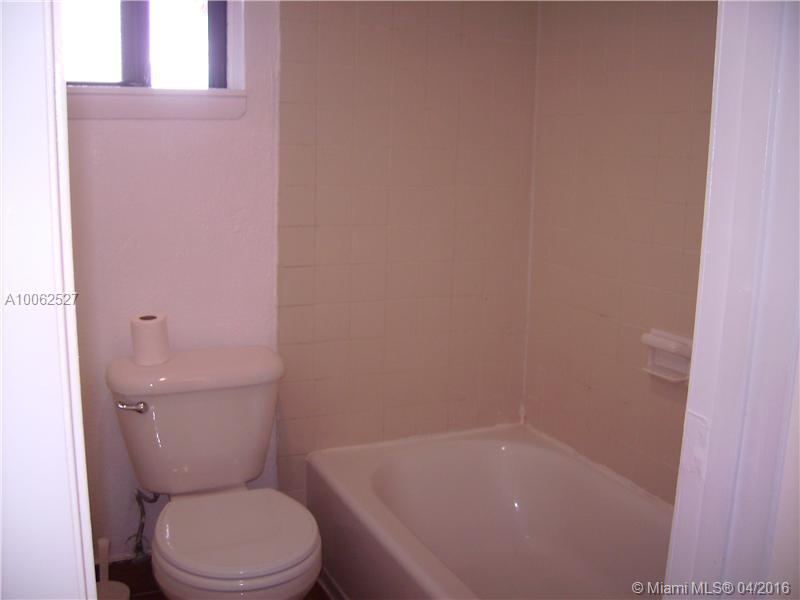 ARROWHEAD GOLF & TENNIS C - Residential Lease