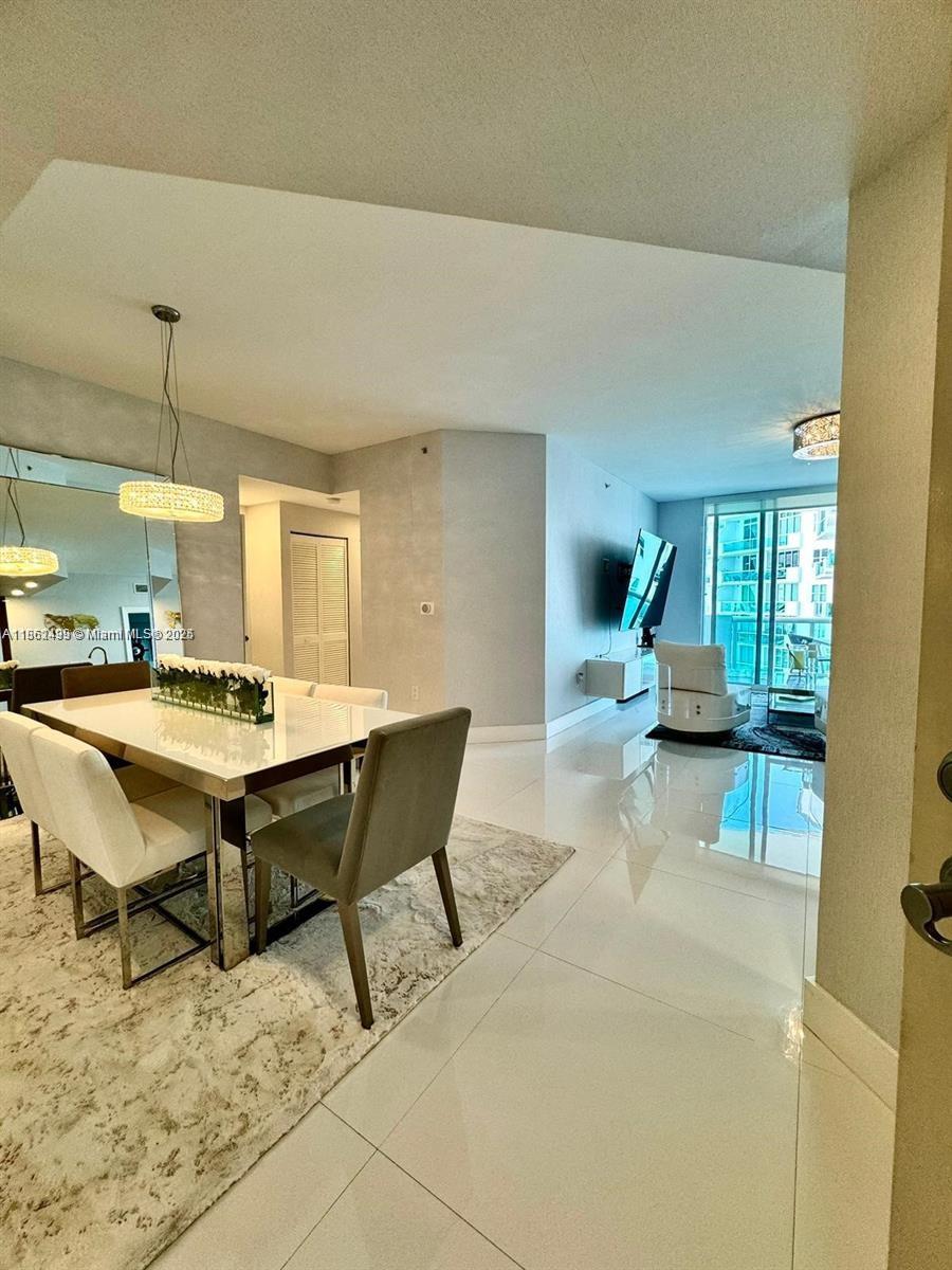 7900 Harbor Island Dr 1008