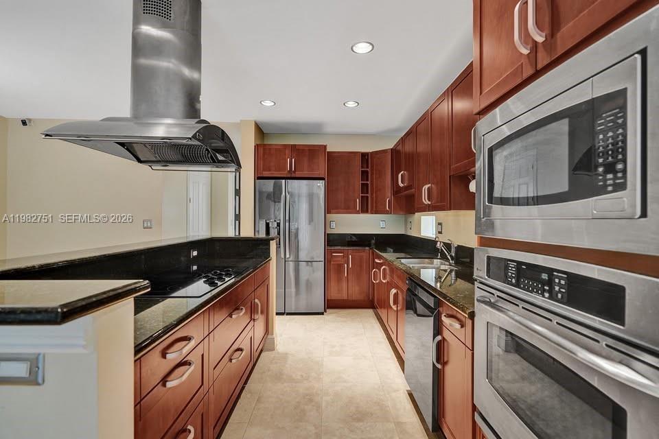 SAILBOAT BEND - Residential Lease