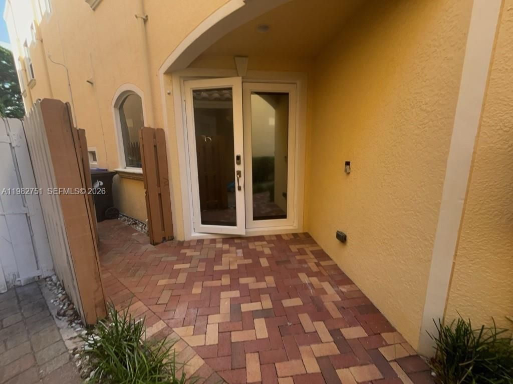 Photo of 409 SW 5th St, Fort Lauderdale, FL 33315 (MLS # A11982751)