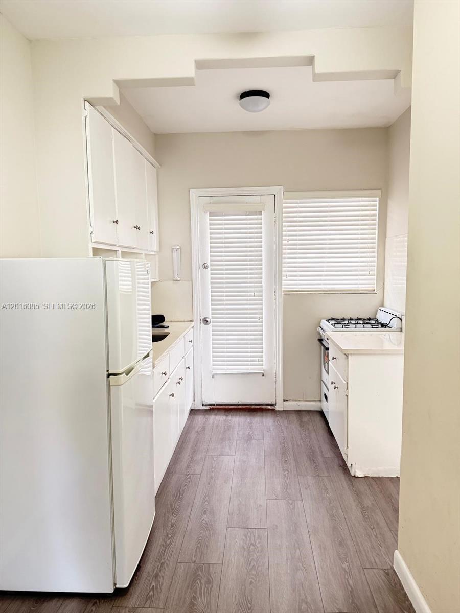 View photos, virtual tours, details... 1007 Meridian Ave 9