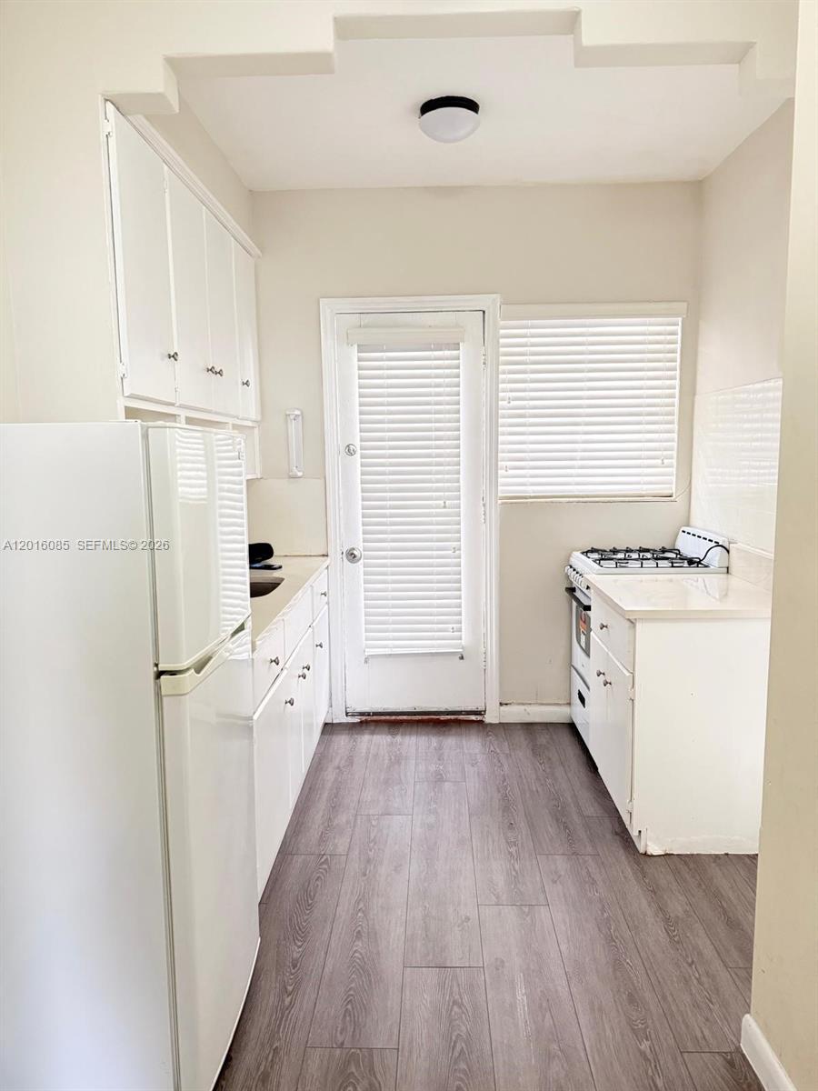 View photos, virtual tours, details... 1007 Meridian Ave 9