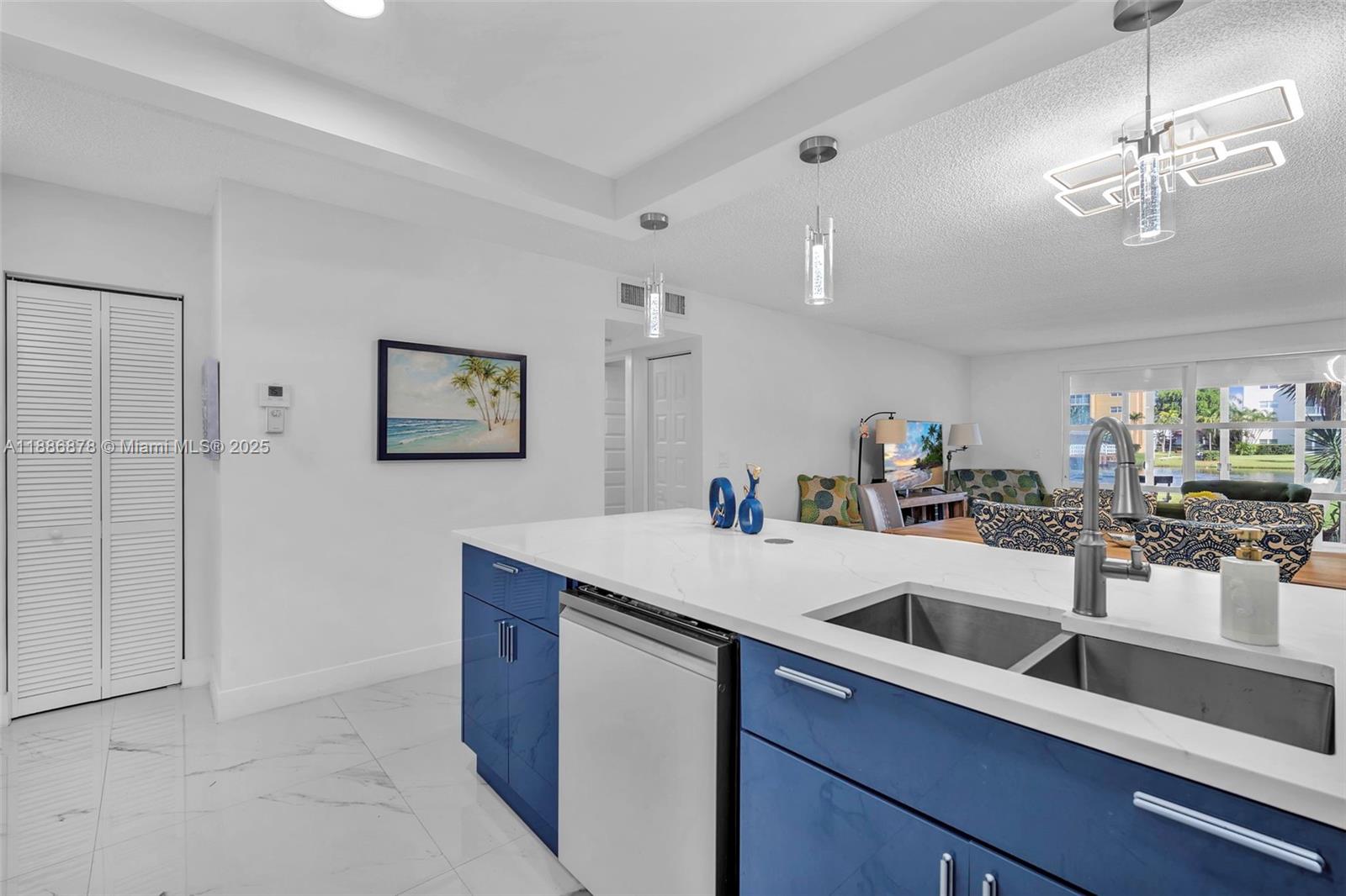 MEADOWBROOK LAKES CONDO - Residential