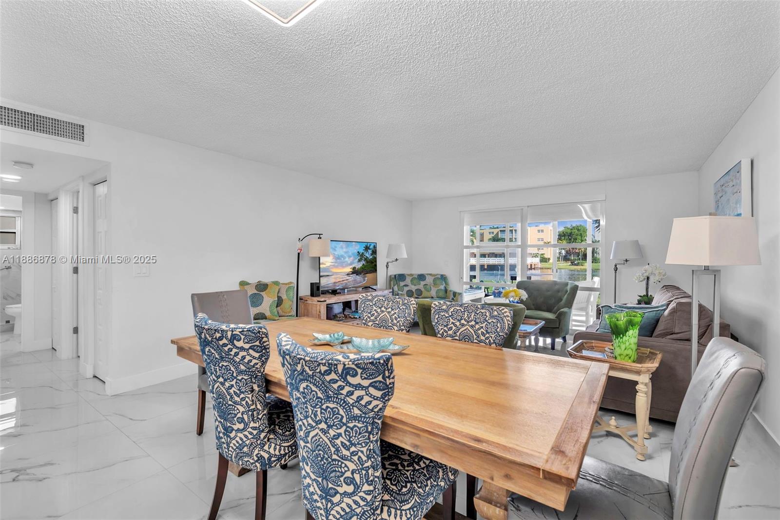 MEADOWBROOK LAKES CONDO - Residential