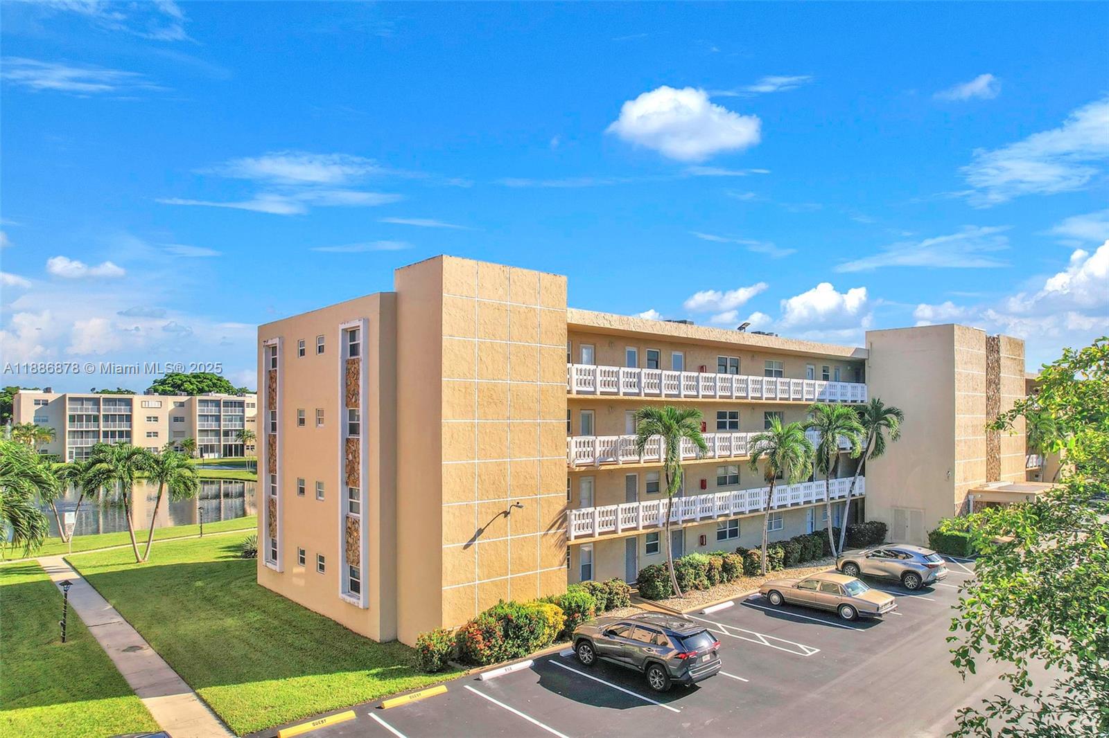 MEADOWBROOK LAKES CONDO - Residential