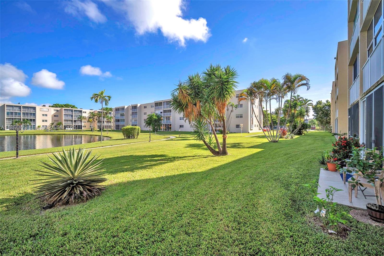 MEADOWBROOK LAKES CONDO - Residential