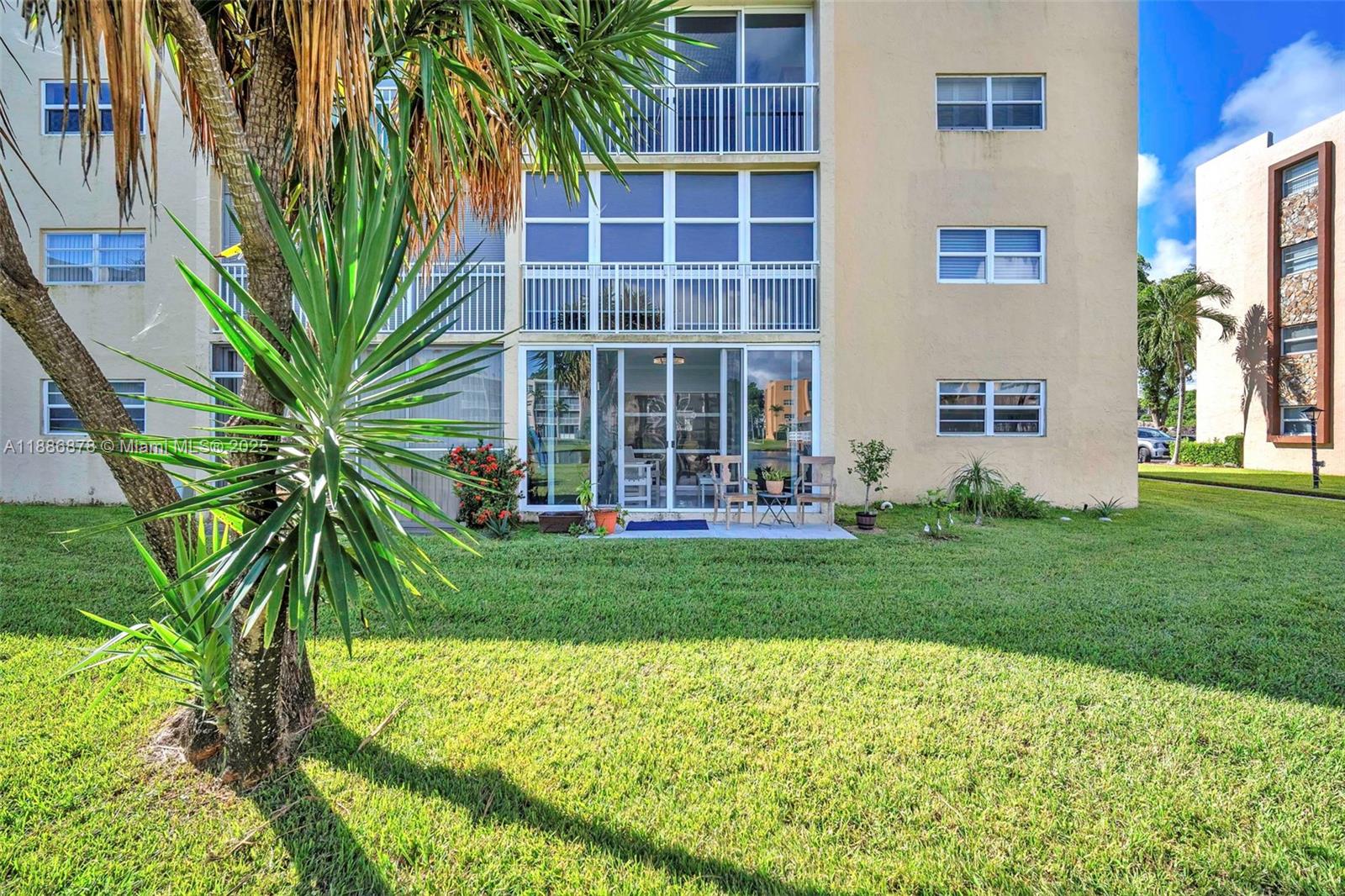 MEADOWBROOK LAKES CONDO - Residential