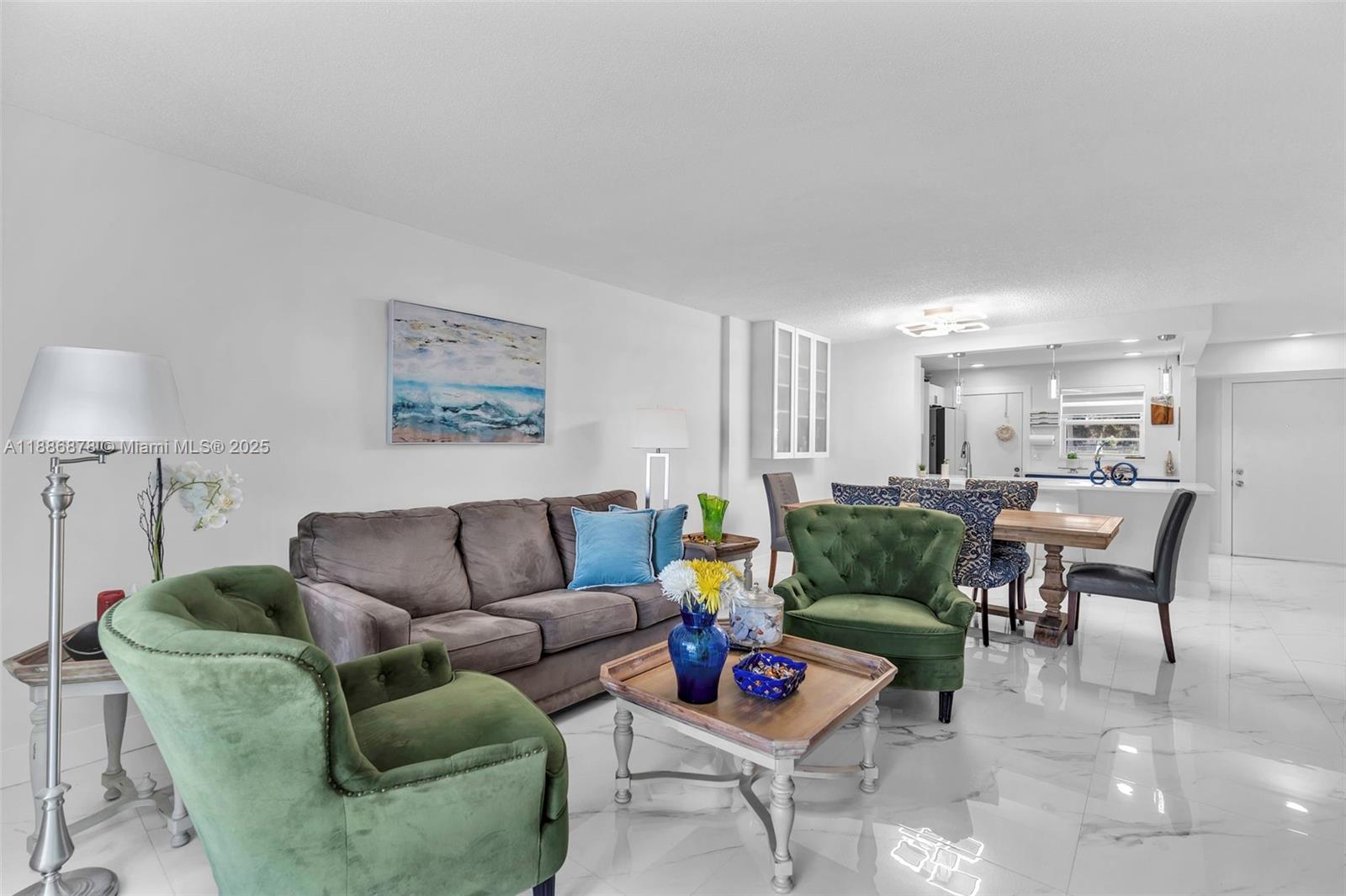 MEADOWBROOK LAKES CONDO - Residential