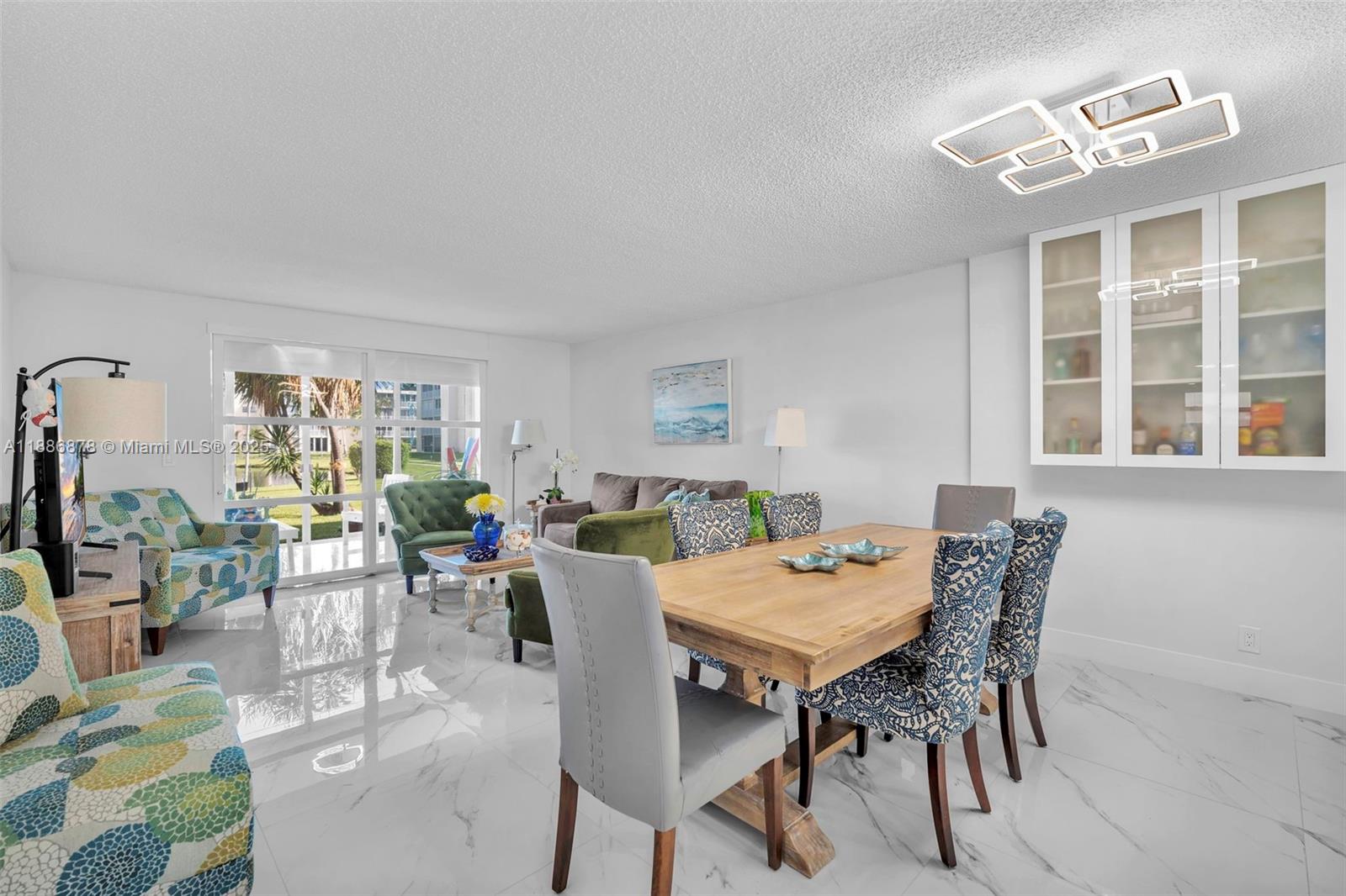 MEADOWBROOK LAKES CONDO - Residential