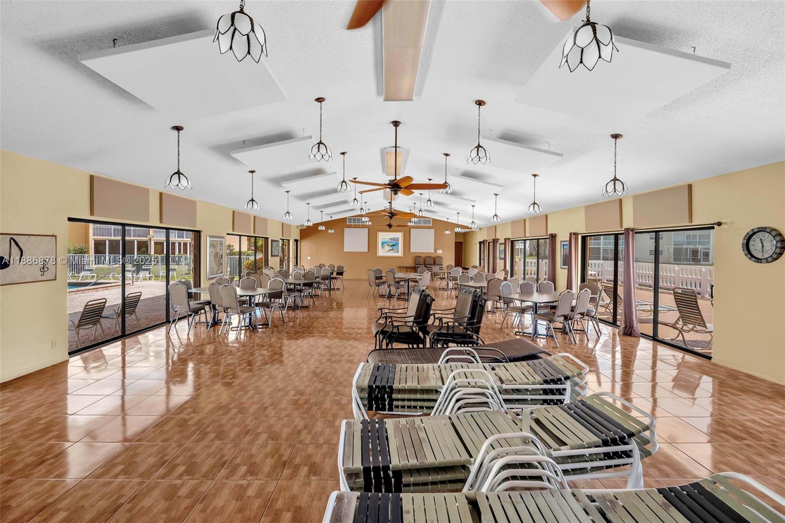 MEADOWBROOK LAKES CONDO - Residential
