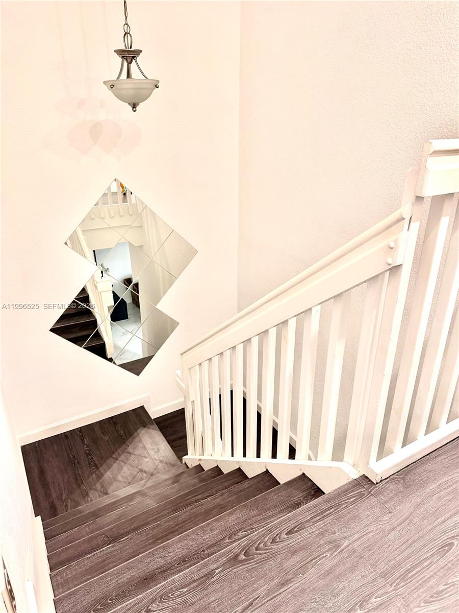 INTERLAKEN - Residential