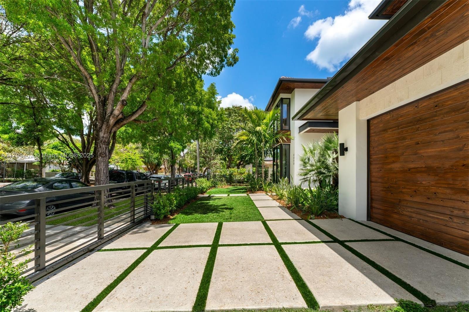 BRICKELL HAMMOCK UN 1 - Residential