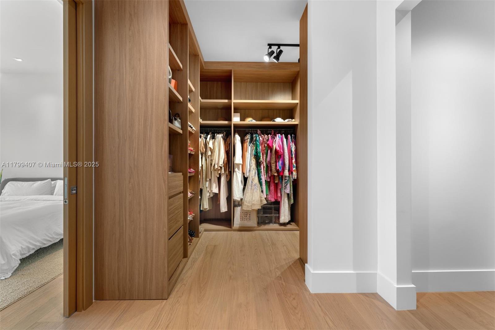 BRICKELL HAMMOCK UN 1 - Residential