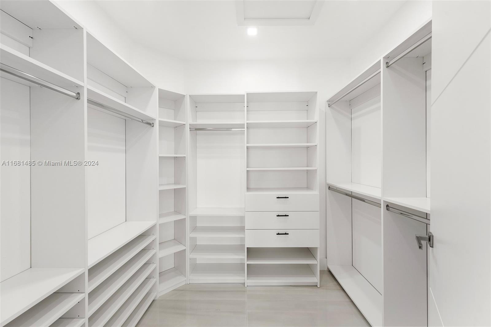 AVENTURA LAKES - PHASE II - Residential