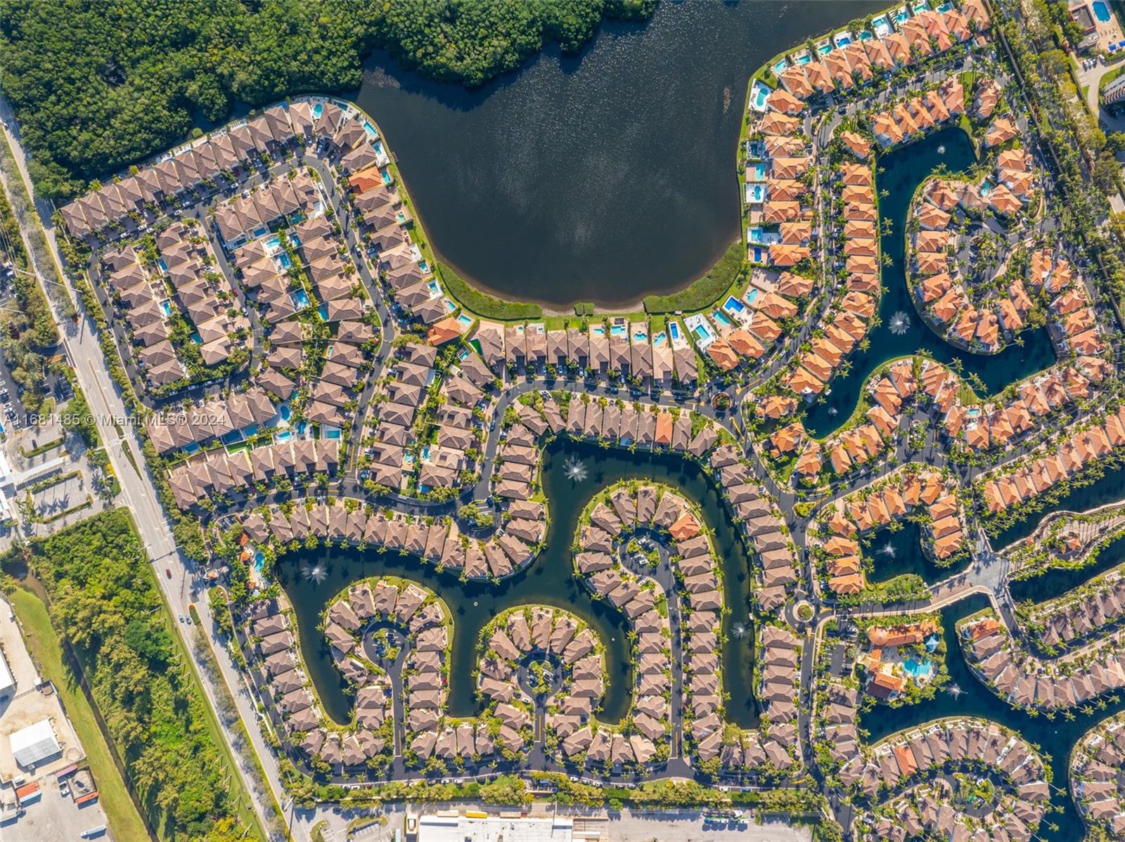AVENTURA LAKES - PHASE II - Residential