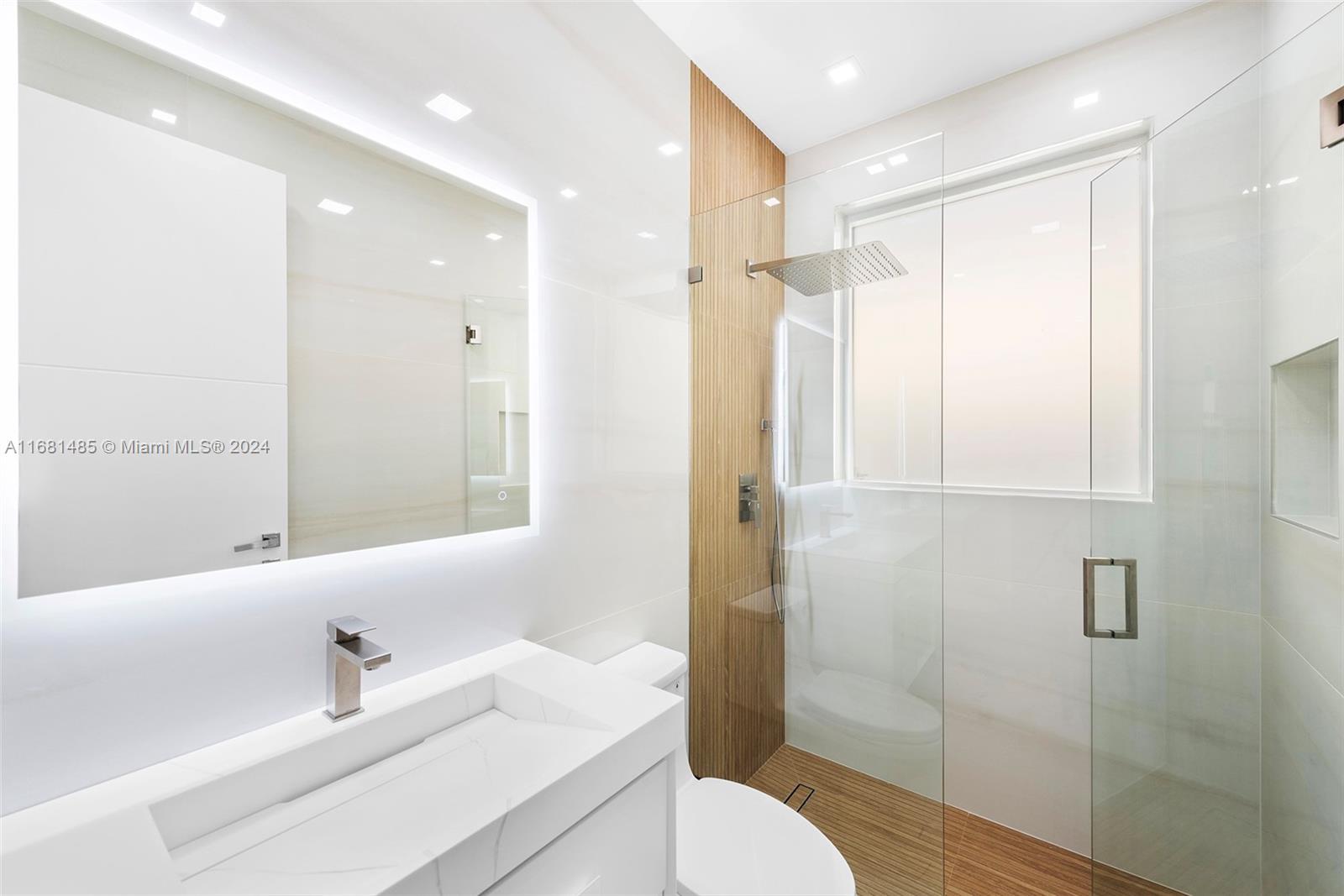 AVENTURA LAKES - PHASE II - Residential