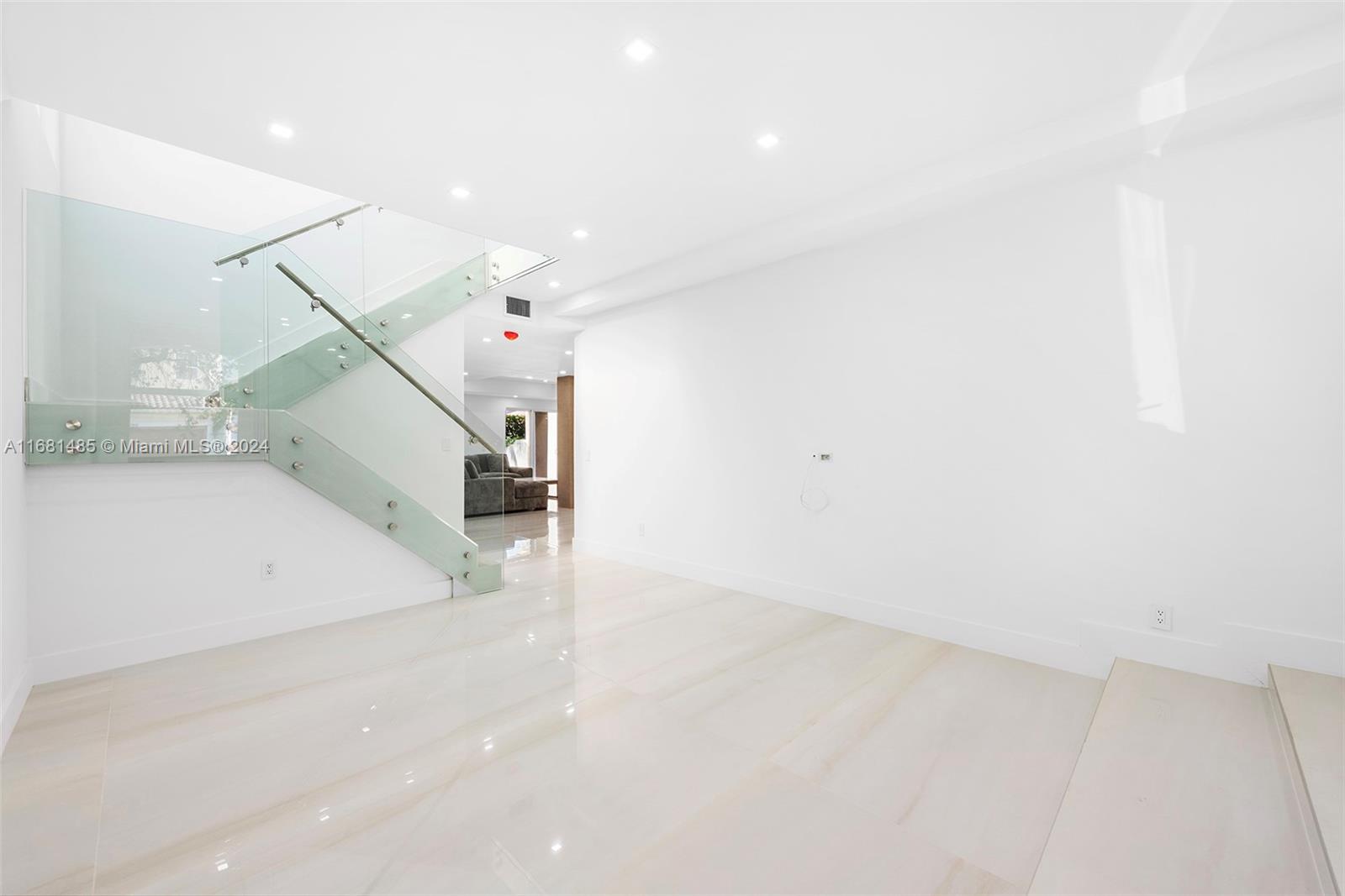 AVENTURA LAKES - PHASE II - Residential