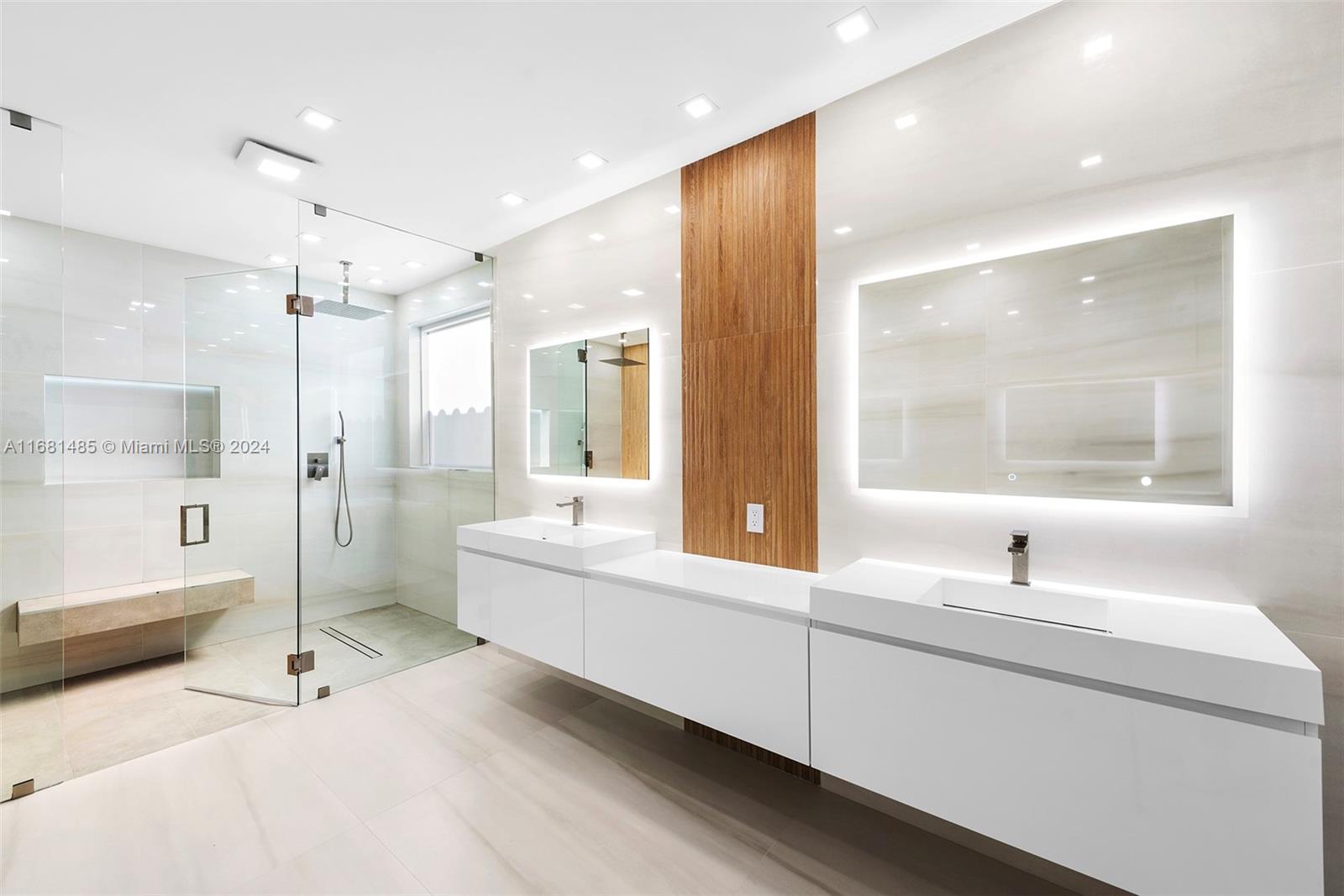 AVENTURA LAKES - PHASE II - Residential