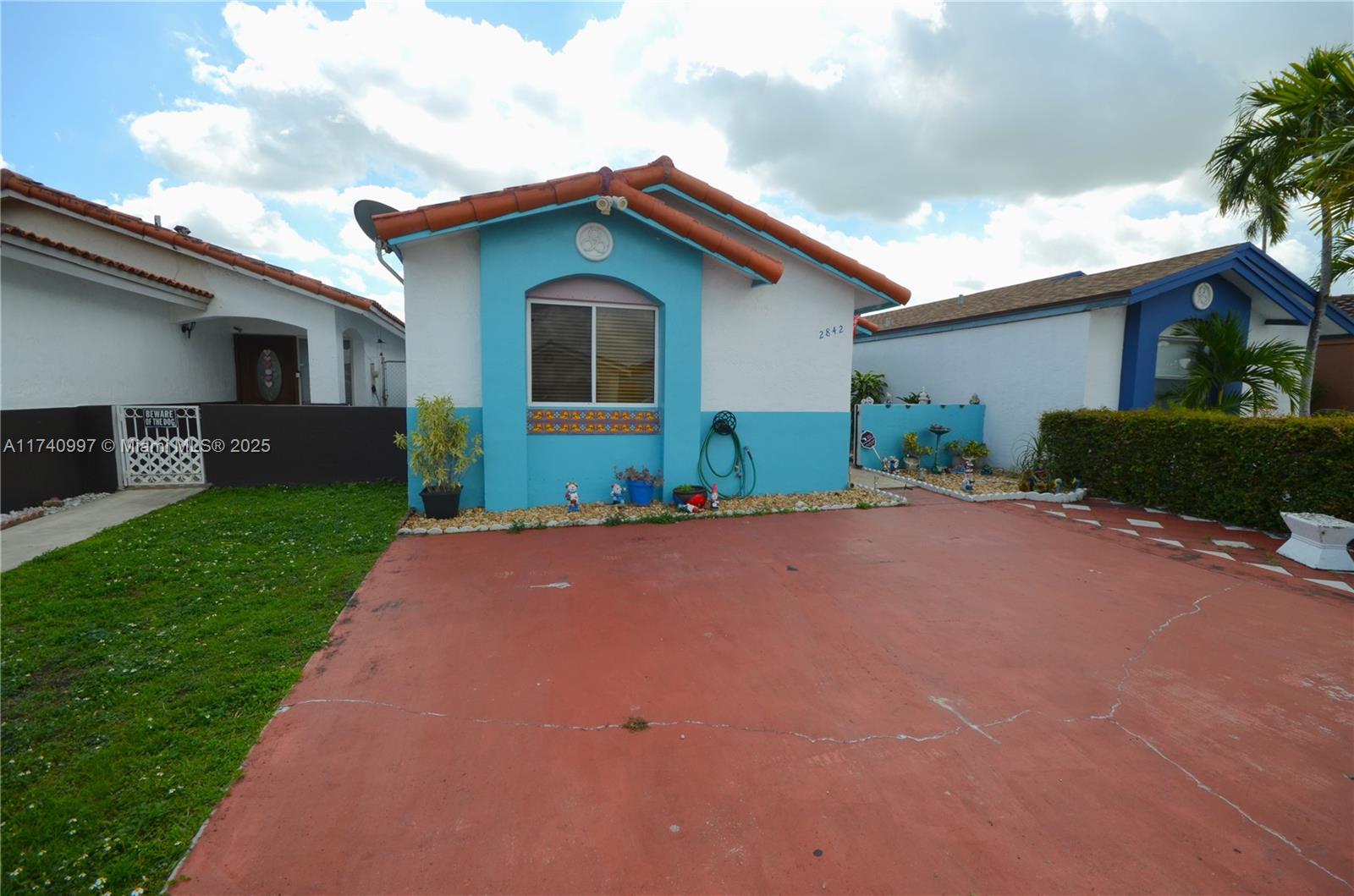 2842 W 74th Pl, Hialeah, Miami-Dade County, Florida - 2 Bedrooms  
2 Bathrooms - 