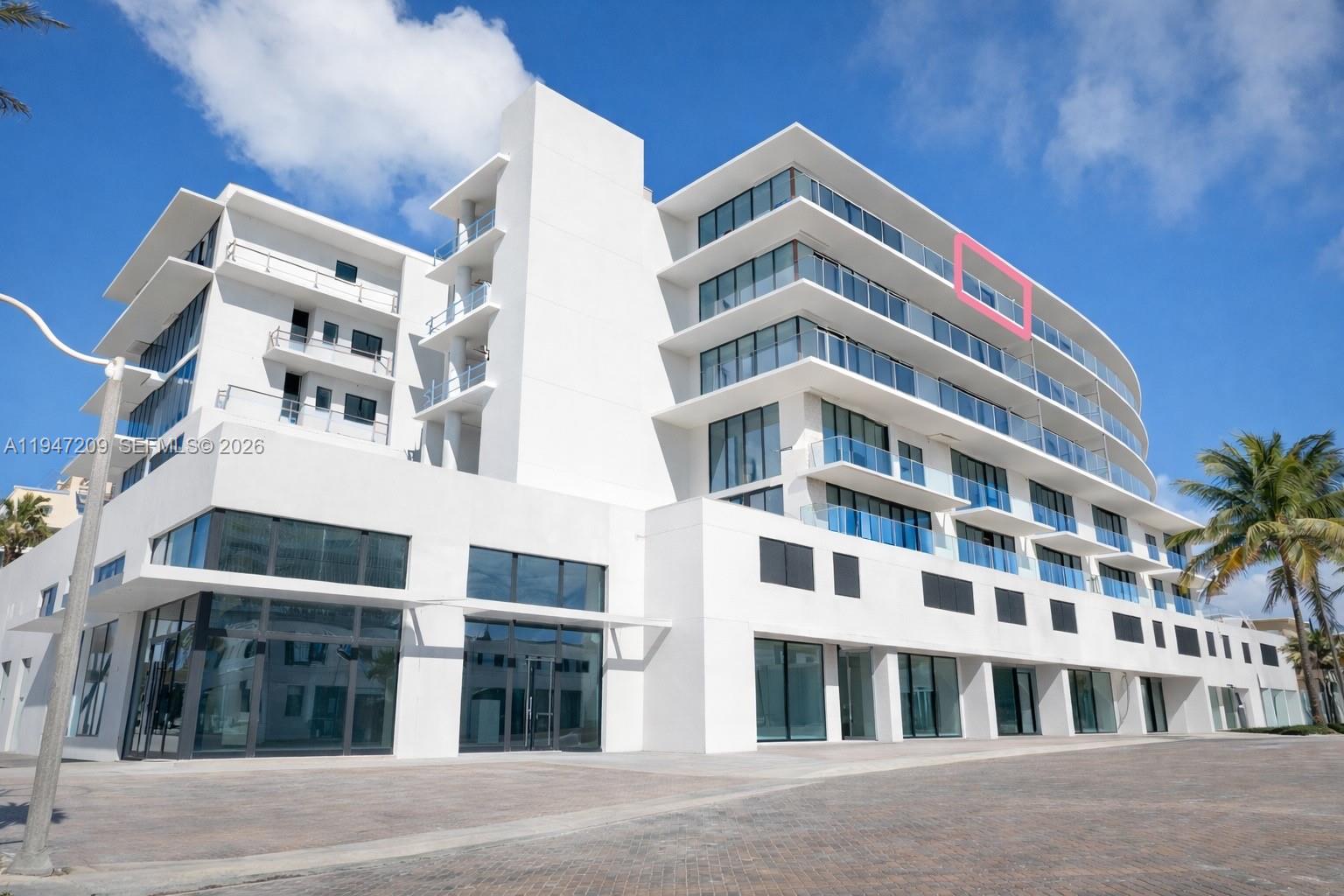 3319 N Ocean Drive PH702